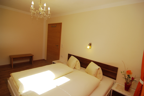 http://www.naustein.at/images/stories/fotosneubau/kobas-zimmer3.jpg